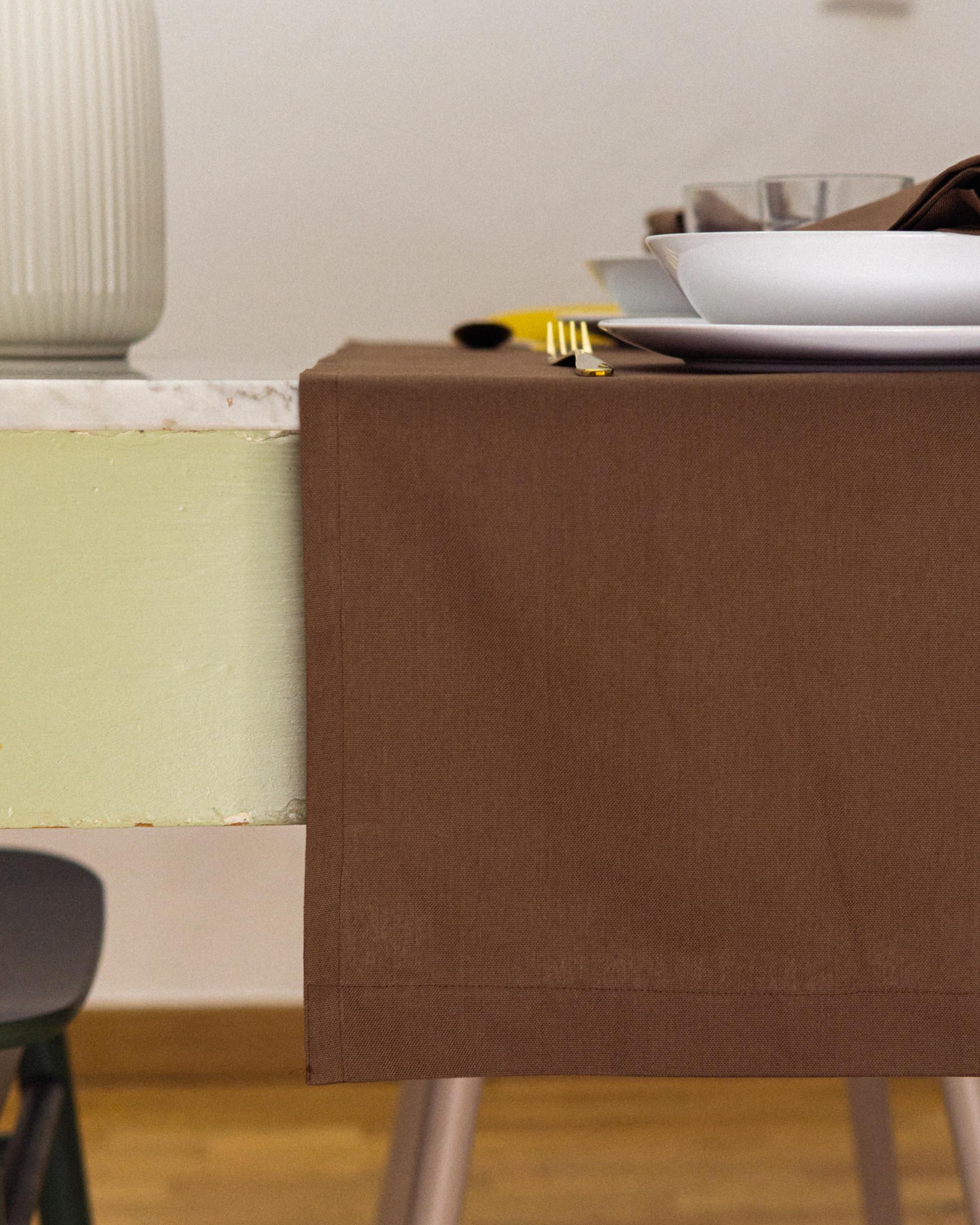 Runner Da Tavola In Organza, Colore Marrone, Larghezza 28 Cm, Lunghezza 5 Metri Su Rotolo – Per Decorazioni Festose